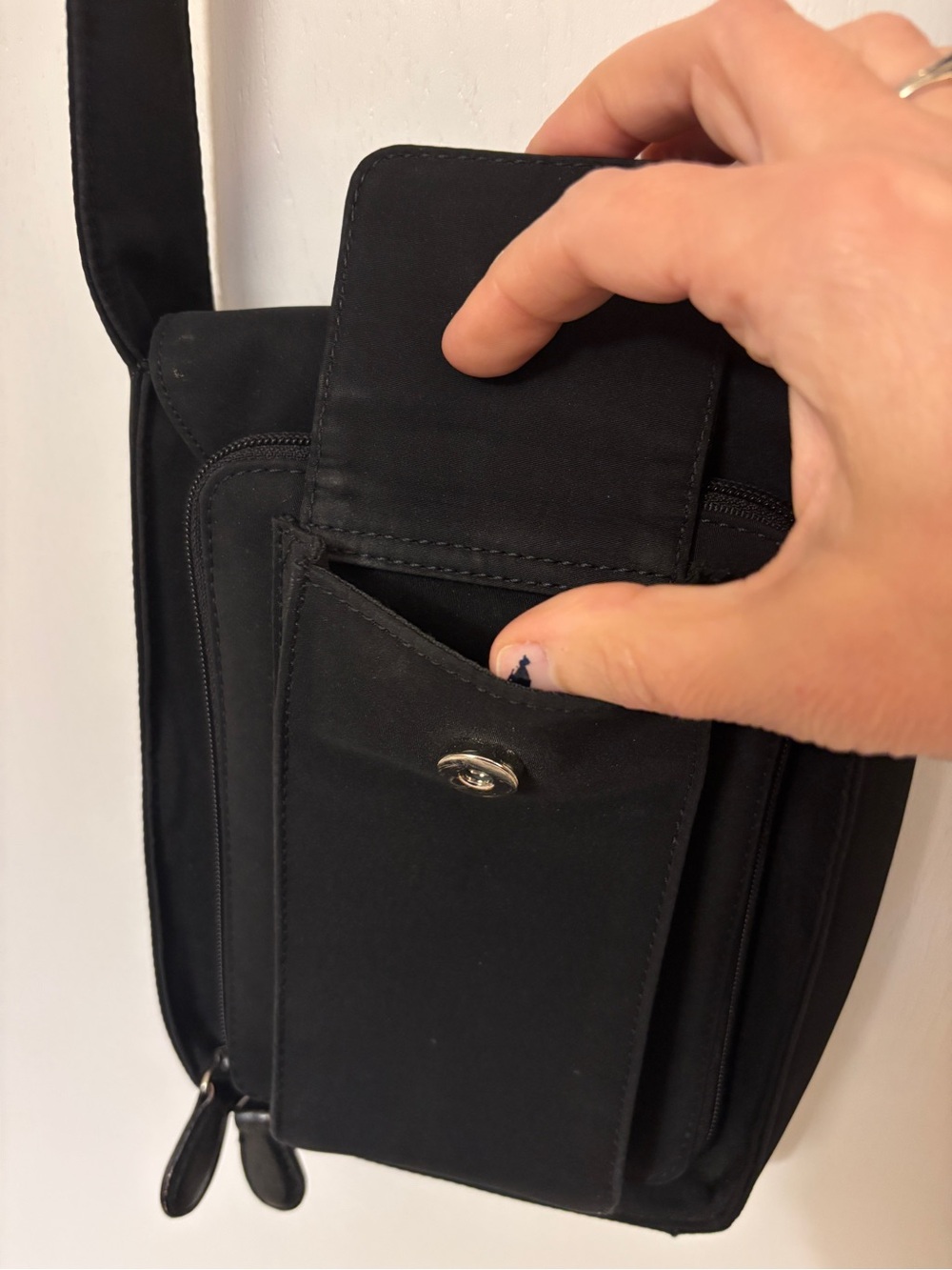 HOBO Black Compact Crossbody Bag Nylon Medium Organizer 90s Minimalist Travel - Picture 7 of 16